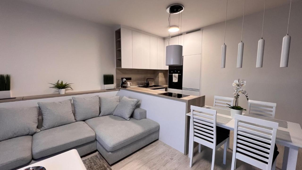 2 Room Apartment, With A View Of The Castle Bratislava Exterior photo